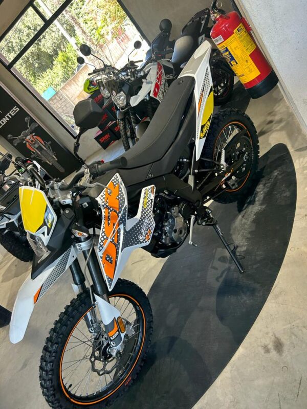 88€/ Mes UM DSR XC 125cc - Imagen 2