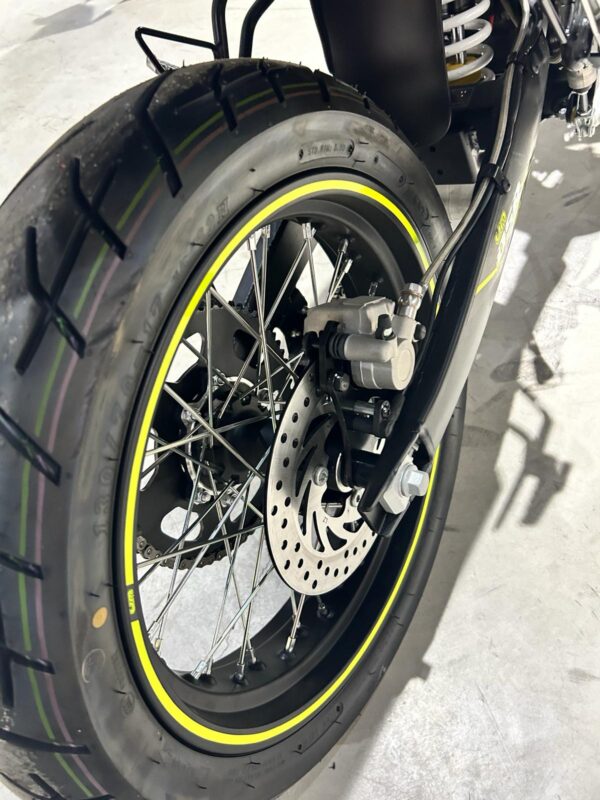 73€/Mes Um Sm 125 - Imagen 2
